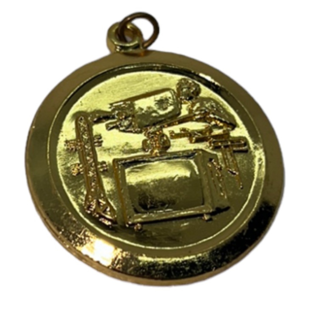 VINTAGE TECHNOLOGY TV PRODUCTION PENDANT CHARM GOLD TONE